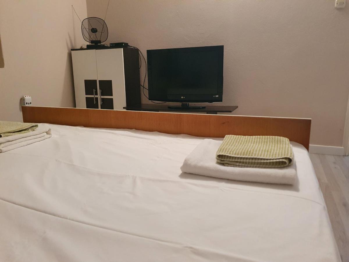 Apartman Luka Apartment Sinj Exterior photo